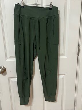 CALIA by Carrie Underwood Olive Drawstring Cargo Joggers